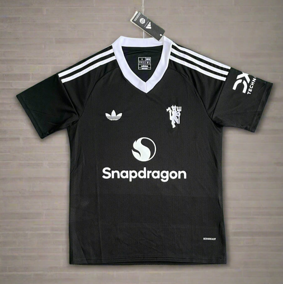 Manchester United Black Goal Keeper Jersey 24 25 Season